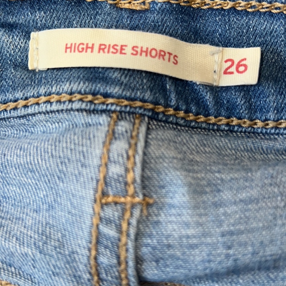 Levi’s jeans distressed natural hem shorts. High rise. 26. GUC no damage. Trendy - Picture 3 of 3